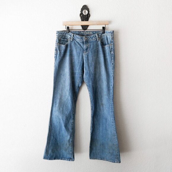 American Eagle Hipster Jeans Womens Sz 14 Long Y2K Low Rise Flare Leg Blue Denim - Picture 1 of 7